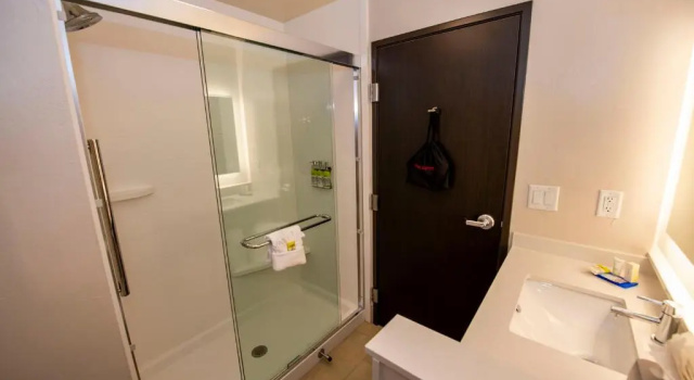 Люкс Holiday Inn Express & Suites Colorado Springs AFA Northgate by IHG