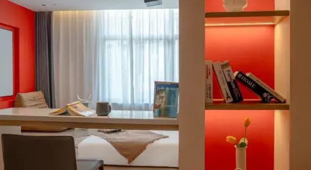 Люкс Luxury Lis Future Hotel (Huaining Dechen Times Square)
