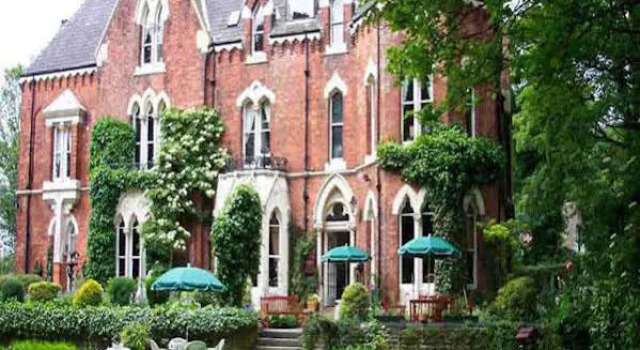 Cliff Lawn Hotel