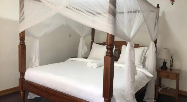 Bird of Paradise Lodge, Book Hotel Arusha Tanzania, nær Njiro Complex