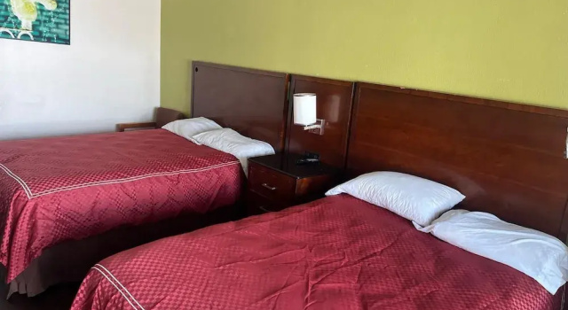 Четырёхместный номер Standard Capitol Inn by Belvilla Richmond Airport VA