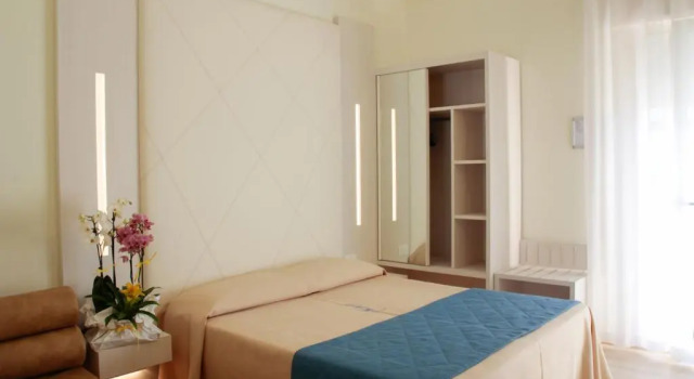 Двухместный номер Standard с балконом Hotel Hollywood***S