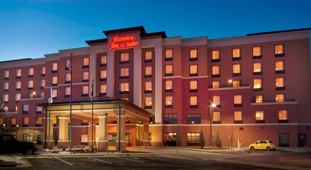 Кровать в общем номере Hampton Inn & Suites Denver Airport / Gateway Park