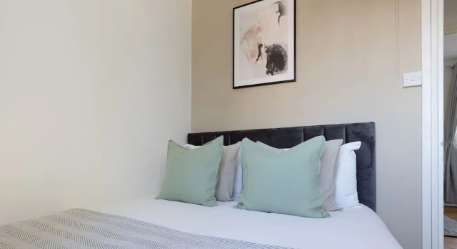 Cosy Room in Morden, Varaa Huoneisto Asunnot kohteessa Merseyside, Huoneisto