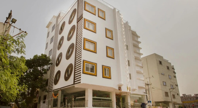 Kamala Residency Inn By OYO Rooms, Rezerwuj Hotel Hajdarabad 