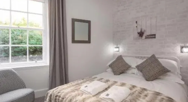 Castle Suite 2 Old Town, Забронировать Отель Старый город Эдинбург, рядом с Национальный музей Шотландии