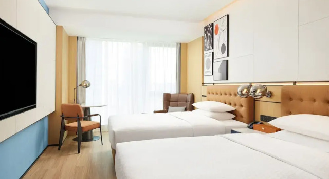 Четырёхместный номер Standard с видом на город Four Points by Sheraton Chongqing North Railway Station