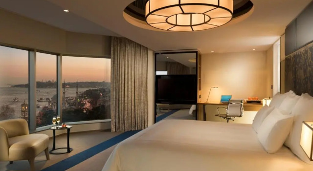 Номер Corner с видом на Босфор Swissotel The Bosphorus Istanbul