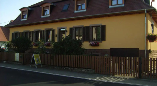 chez monika, Book Hotel  