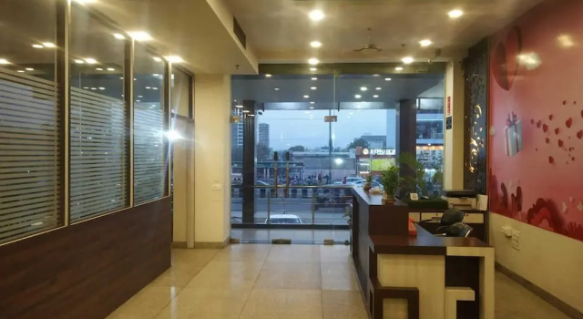 The Palm Hotel & Restaurant, Rezervovat Hotel Džajpur 
