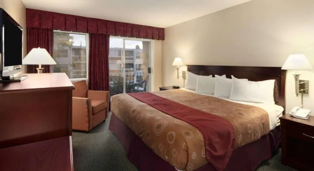 Двухместный номер Travelodge by Wyndham Nanaimo