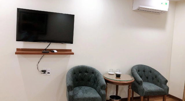 Двухместный номер Standard Gia Quý Hotel