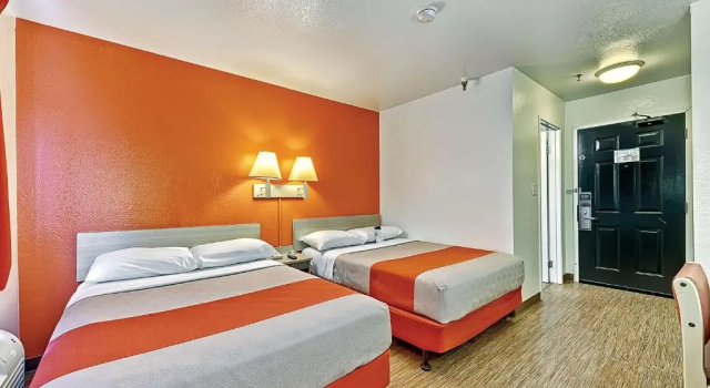 Четырёхместный номер Standard Motel 6-Glenview, IL - Chicago North