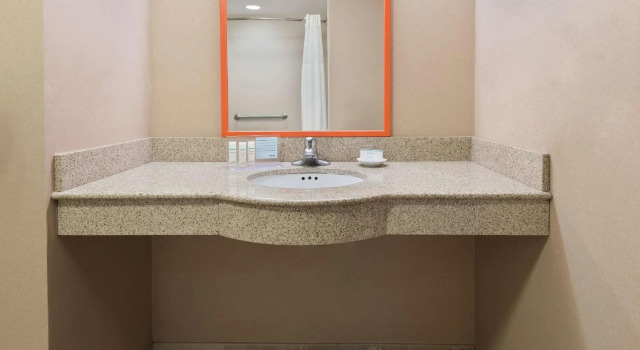 Двухместный номер Standard Hampton Inn Springfield South Enfield
