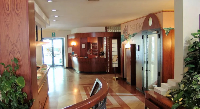 Hotel Excelsior, Забронировать Отель Отели Червия с завтраком, Завтраки