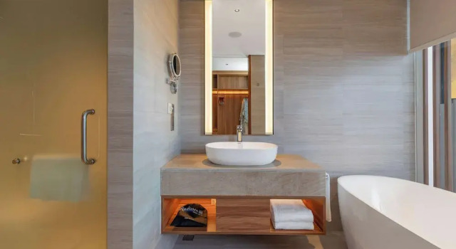 Номер Deluxe с видом на бассейн Radisson Blu Resort Hoi An
