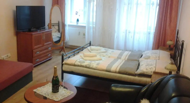 Апартаменты Apartmany u tri jehnatek