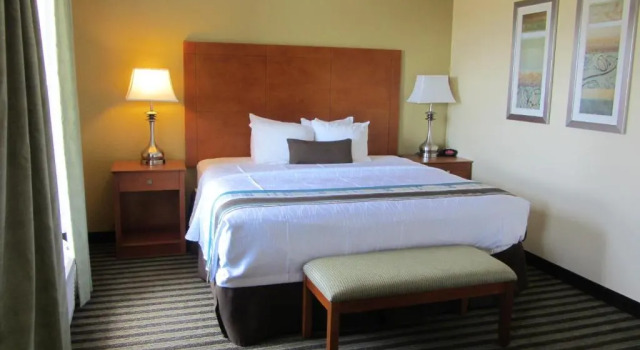 Люкс Best Western Plus Seawall Inn & Suites by the Beach