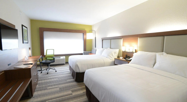 Четырёхместный номер Standard Holiday Inn Express & Suites Chicago North Shore - Niles by IHG
