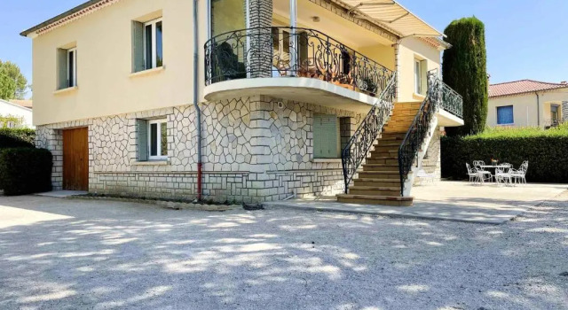 Villa spacieuse avec vue sur montagne à Sablet + Piscine privée, Забронировать Вилла Виллы Овернь-Рона-Альпы, Вилла