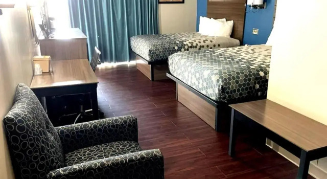 Knights Inn Bay City, Buchen Sie Hotel Bay City Michigan