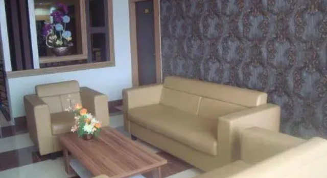 Hotel Grand Kartika, Book Hotel Hotels in Sulawesi with Parking, Parking