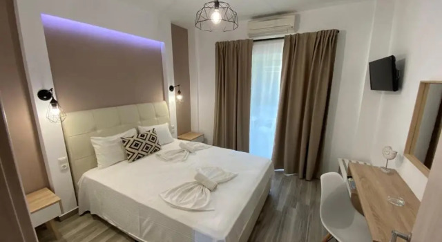 Christina Apartments, Book Apartment  