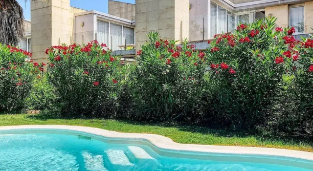 La Escala Apartment Near Beach for 3