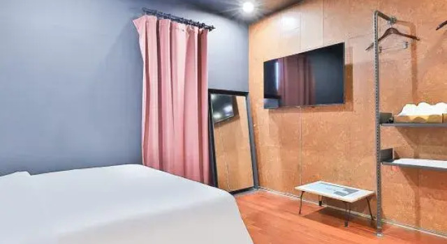 Номер Standard Elephant Shower Hotel