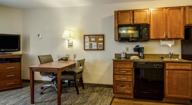 Четырёхместный люкс Candlewood Suites Jacksonville East Merril Road by IHG
