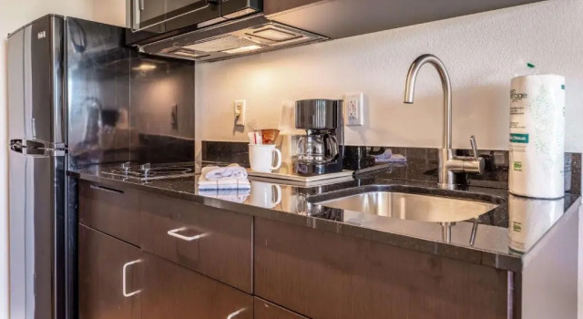 Четырёхместный номер Deluxe Studio 6 Lake Charles, LA