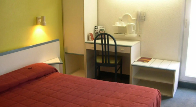 Hôtel et Résidence Cergy Préfecture, Varaa Hotelli Hotellit Val d'Oise pysäköinnillä, Pysäköinti