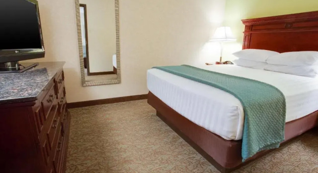 Люкс Drury Inn & Suites St. Louis Convention Center