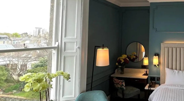 Полулюкс Waterloo Town House & Suites