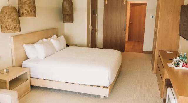 Люкс с 2 комнатами с видом на озеро The Shoreline Hotel