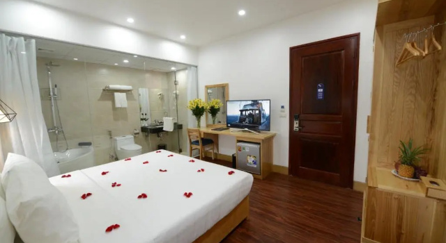 Люкс Blue Hanoi Inn City Hotel