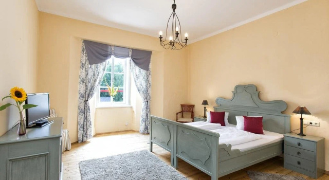 Schloss Moosburg, Rezervovat Hotel Hotely v Carinthia s parkováním, Parkování