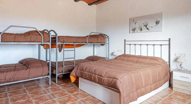 Quaint Holiday Home in Sevilla With Swimming Pool, Rezerwuj Hotel Penaflor Andaluzja