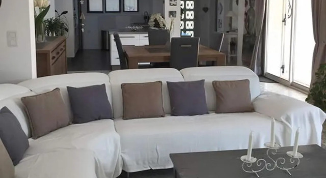 Вилла Villa in Puget-sur-Argens with Pool & Garden