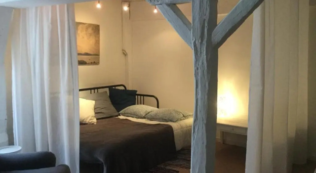 La petite maison d’à côté, au n°11, Забронировать Отель Отели Sarthe с парковкой, Парковка