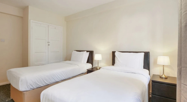 The Xavier Flat by Kasar Stays