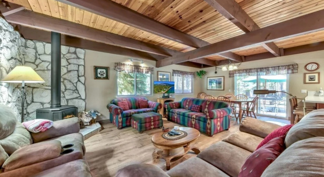 1207s Cabin In The Pines 3 Bedroom Chalet by RedAwning