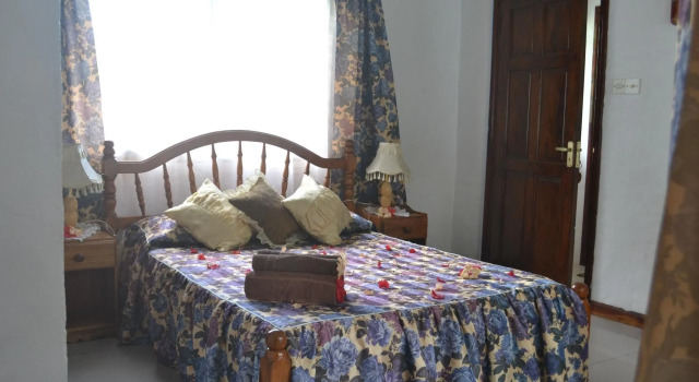 Calypha Guest House, Book Guesthouse Hotels in Mahe with Parking, Parking