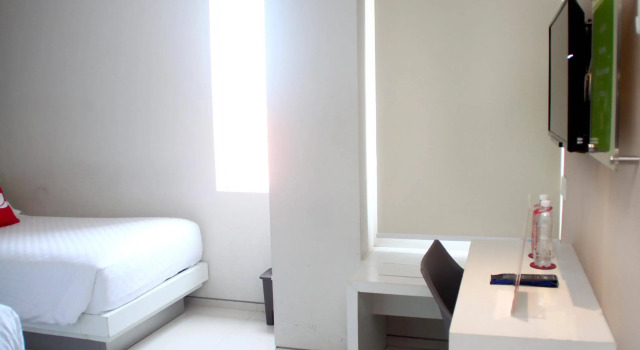 ZEN Rooms Basic Kusuma Bangsa