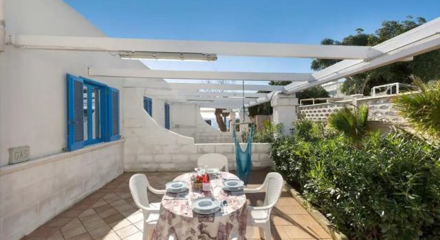 1 Bedroom Apartment with view Residence La Scogliera