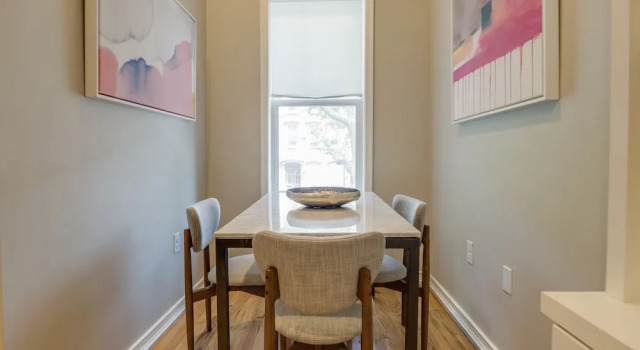 Апартаменты Deluxe Deedee's Townhome Hamilton Park