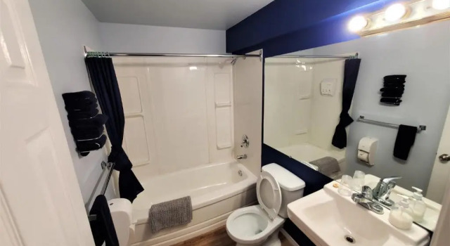 Студия Sorrento Inn Motel