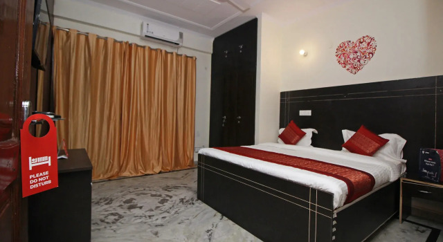 OYO 9192 Hotel Raghav Residency