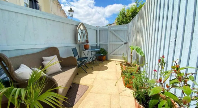 Коттедж Lisburne Place - Luxury Three Bedroom Town House