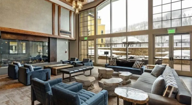 Gorgeous 3 Bedroom Residence at The Ritz-carlton Club, Vail, Забронировать Апартаменты/квартира Отели Вейл с парковкой, Парковка